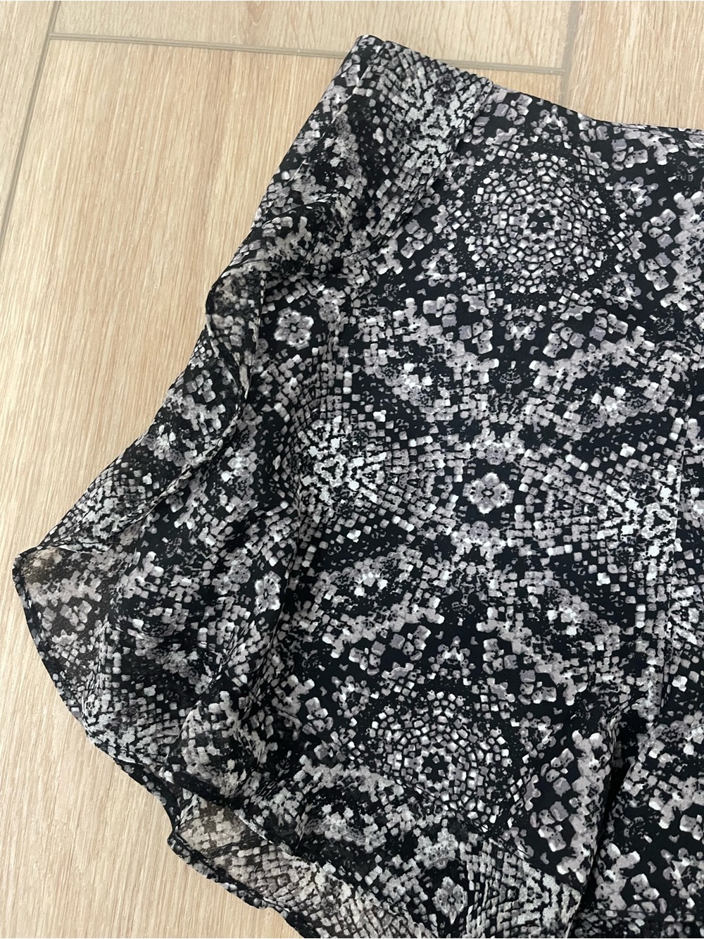 BCBGeneration Black and White Patterned Shorts - Picture 3 of 4